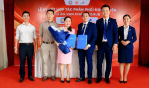 Ky ket phan phoi doc quyen Van Phat Avenue