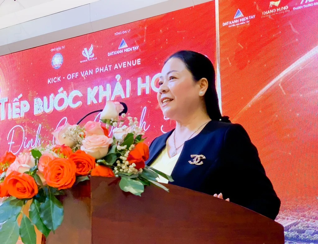 Bà Dương Minh Ngọc – Phó Tổng Giám đốc Công ty Cổ phần Xây dựng và Thương mại Vạn Phát